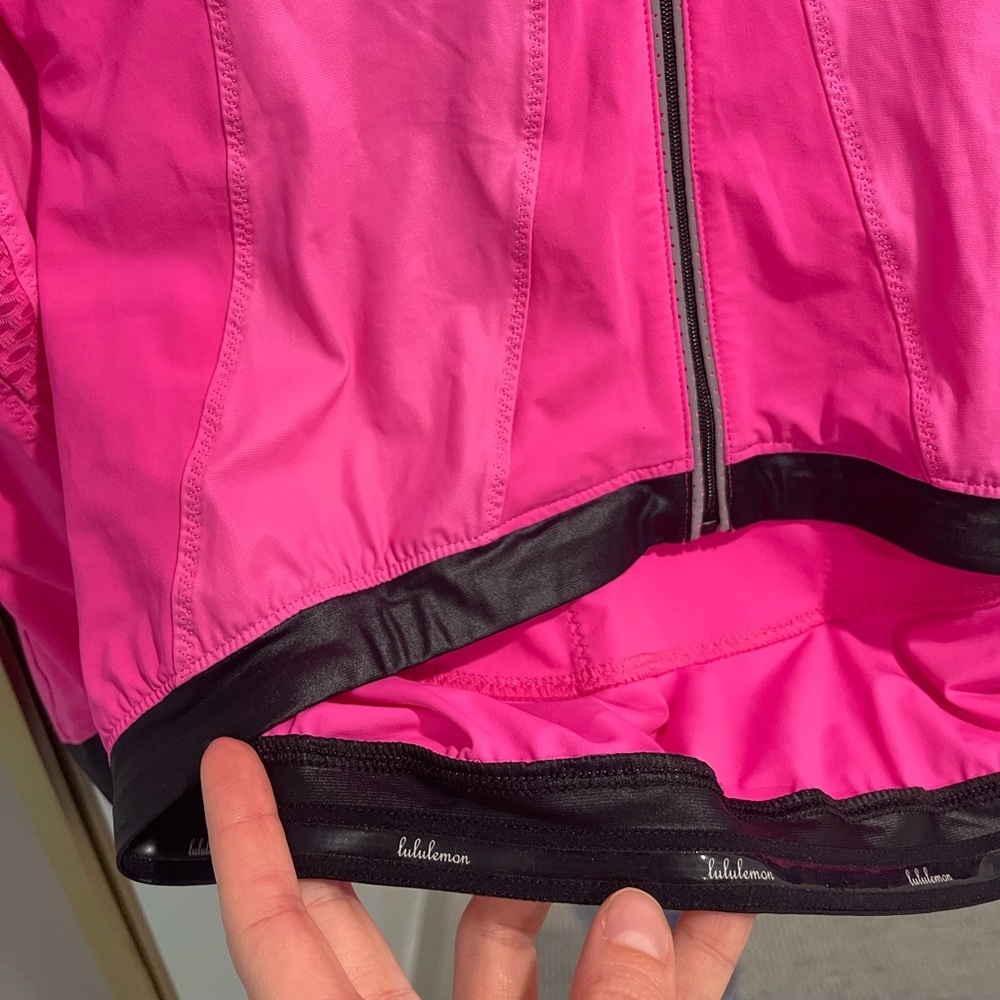 Lululemon Paceline Jacket
Pinkelicious size 6 cycling workout hoodless zip up - Picture 12 of 14